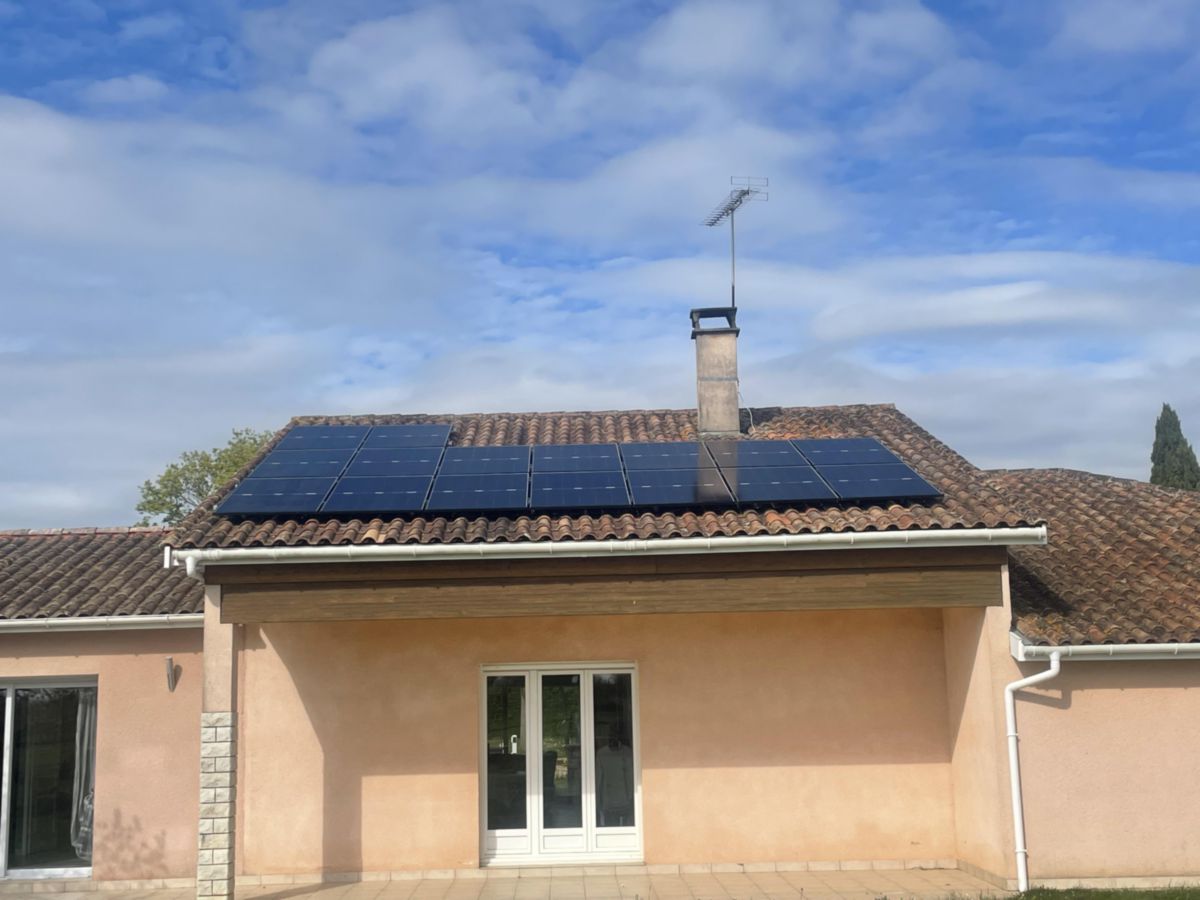découvrez les avantages des panneaux photovoltaïques sur tuile, une solution alliant esthétique et performance pour produire votre propre énergie. apprenez comment ces systèmes intégrés s'adaptent parfaitement à votre toiture tout en réduisant votre empreinte carbone.