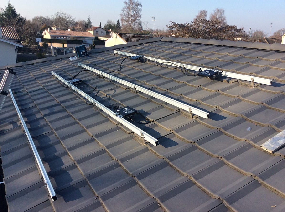 découvrez nos services professionnels pour la pose de panneaux photovoltaïques, une solution écologique et économique pour produire votre propre électricité. optimisez votre consommation d'énergie et faites un geste pour la planète.