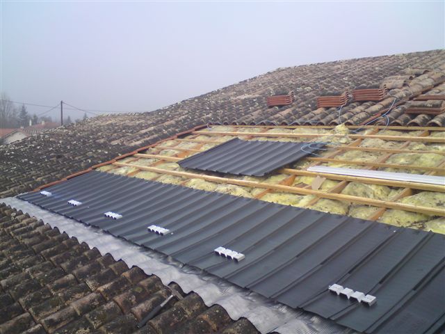 découvrez l'expertise de nos poseurs photovoltaïques, spécialisés dans l'installation de panneaux solaires pour maximiser l'efficacité énergétique de votre habitat. profitez d'une transition énergétique réussie et d'économies sur vos factures d'électricité grâce à nos solutions adaptées.