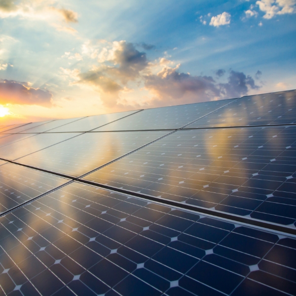 découvrez le potentiel photovoltaïque, une source d'énergie renouvelable qui transforme la lumière du soleil en électricité. explorez les avantages, les applications et l'impact environnemental de cette technologie durable pour un avenir énergétique plus vert.