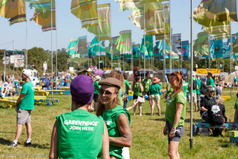 découvrez nos conseils sur les pratiques écoresponsables pour rendre vos festivités mémorables et respectueuses de l'environnement. apprenez à organiser des événements durables tout en célébrant de manière joyeuse et responsable.