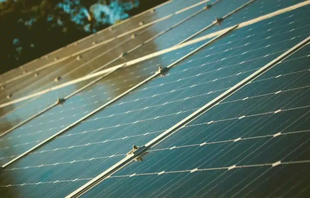 découvrez les prix au mètre carré des panneaux photovoltaïques et optimisez votre investissement énergétique. comparez les meilleures offres et faites le choix idéal pour votre projet d'énergie solaire.