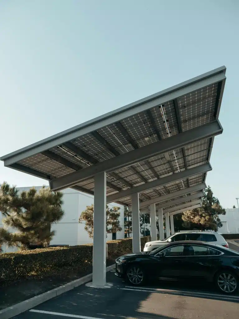 découvrez les prix compétitifs des ombrières solaires, idéales pour protéger votre voiture tout en produisant une énergie durable. comparez les modèles et trouvez l'ombrière qui répondra à vos besoins et à votre budget!
