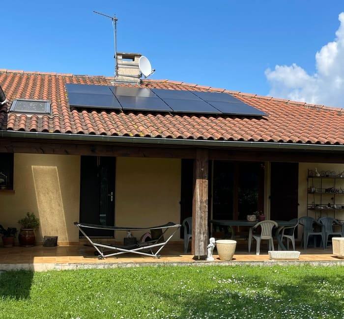 découvrez notre guide complet sur le prix des panneaux solaires pour une surface de 100m2. informez-vous sur les tarifs, les économies d'énergie possibles et les aides disponibles pour l'installation de panneaux solaires.