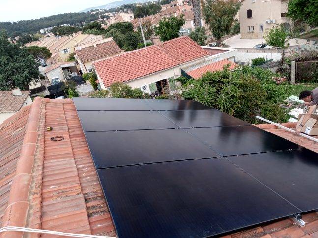 découvrez les prix des panneaux photovoltaïques au mètre carré pour optimiser votre consommation énergétique. comparez les offres, bénéficiez d'aides et investissez dans des solutions durables et rentables pour votre maison.
