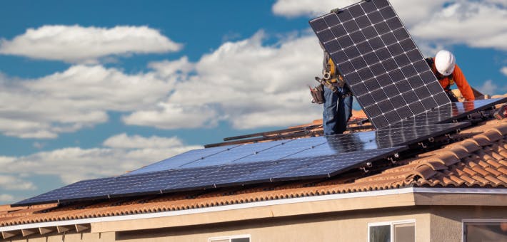 découvrez la puissance photovoltaïque, une solution énergétique innovante qui convertit la lumière du soleil en électricité. explorez les avantages de l'énergie solaire pour un avenir durable et respectueux de l'environnement.