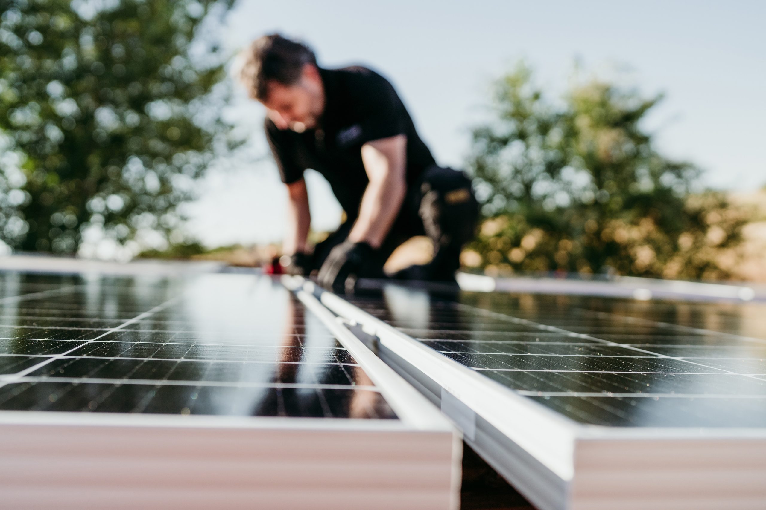 découvrez notre guide sur la surface nécessaire pour un panneau solaire de 3 kw. optimisez votre installation photovoltaïque et maximisez votre production d'énergie en fonction de votre espace disponible.