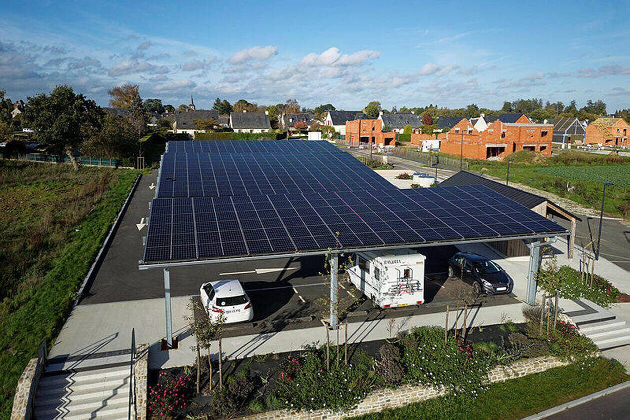 découvrez les obligations essentielles d'un installateur photovoltaïque pour garantir la conformité, la sécurité et la qualité de vos installations solaires. informez-vous sur les normes réglementaires, les certifications requises et les meilleures pratiques pour un service fiable et efficace.