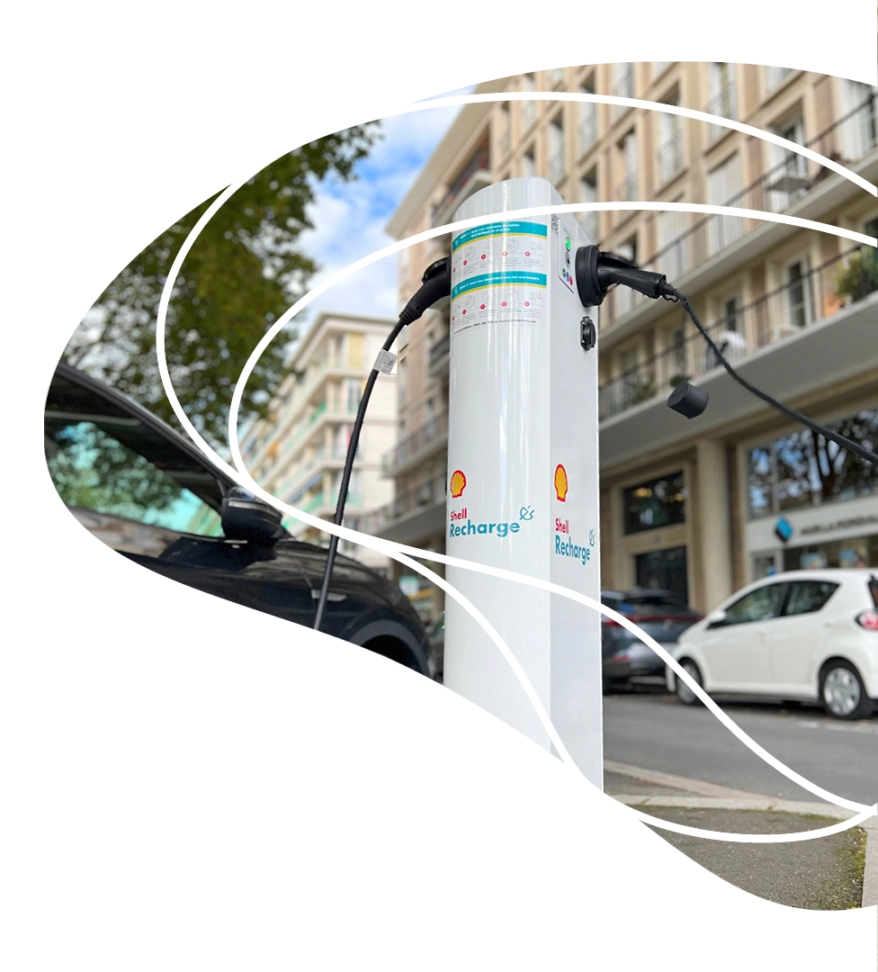 découvrez l'univers de la recharge publique pour véhicules électriques et explorez les solutions innovantes pour une mobilité durable. informez-vous sur les infrastructures, les technologies et les avantages de la mobilité électrique pour un avenir plus écologique.