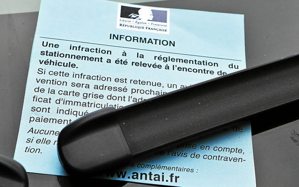 découvrez les dernières réglementations concernant les panneaux photovoltaïques en france. renseignez-vous sur les exigences légales, les normes de sécurité et les incitations financières qui entourent l'installation et l'utilisation de l'énergie solaire.