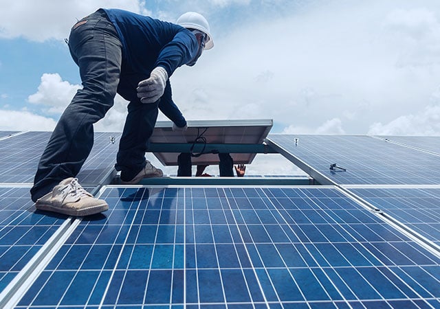 découvrez le rôle essentiel d'un réparateur photovoltaïque dans l'entretien et la réparation de vos installations solaires. assurez le bon fonctionnement de vos panneaux solaires et maximisez leur performance avec des services professionnels adaptés.