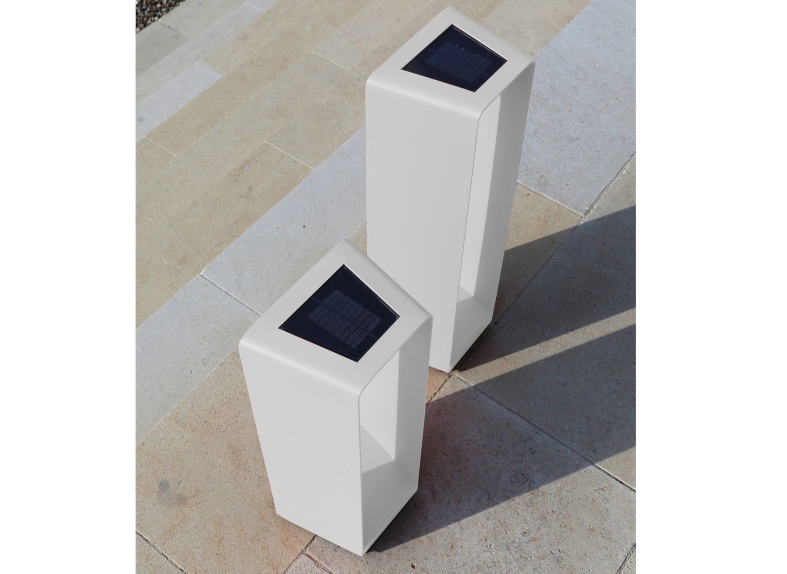 découvrez les salons photovoltaïques : des événements dédiés aux énergies renouvelables où professionnels et particuliers peuvent échanger sur les dernières innovations, technologies et solutions en matière d'énergie solaire. participez à des conférences, des ateliers et rencontrez des experts du secteur pour optimiser votre projet photovoltaïque.