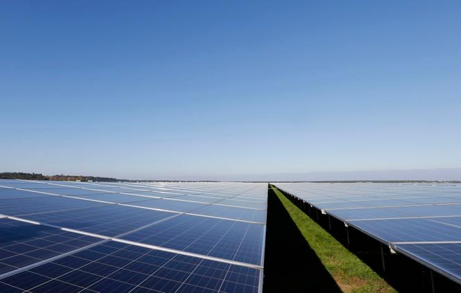 découvrez les solutions énergétiques durables en gironde avec notre guide sur l'énergie solaire. informez-vous sur les installations photovoltaïques, les avantages du solaire et comment participer à la transition énergétique dans cette région.