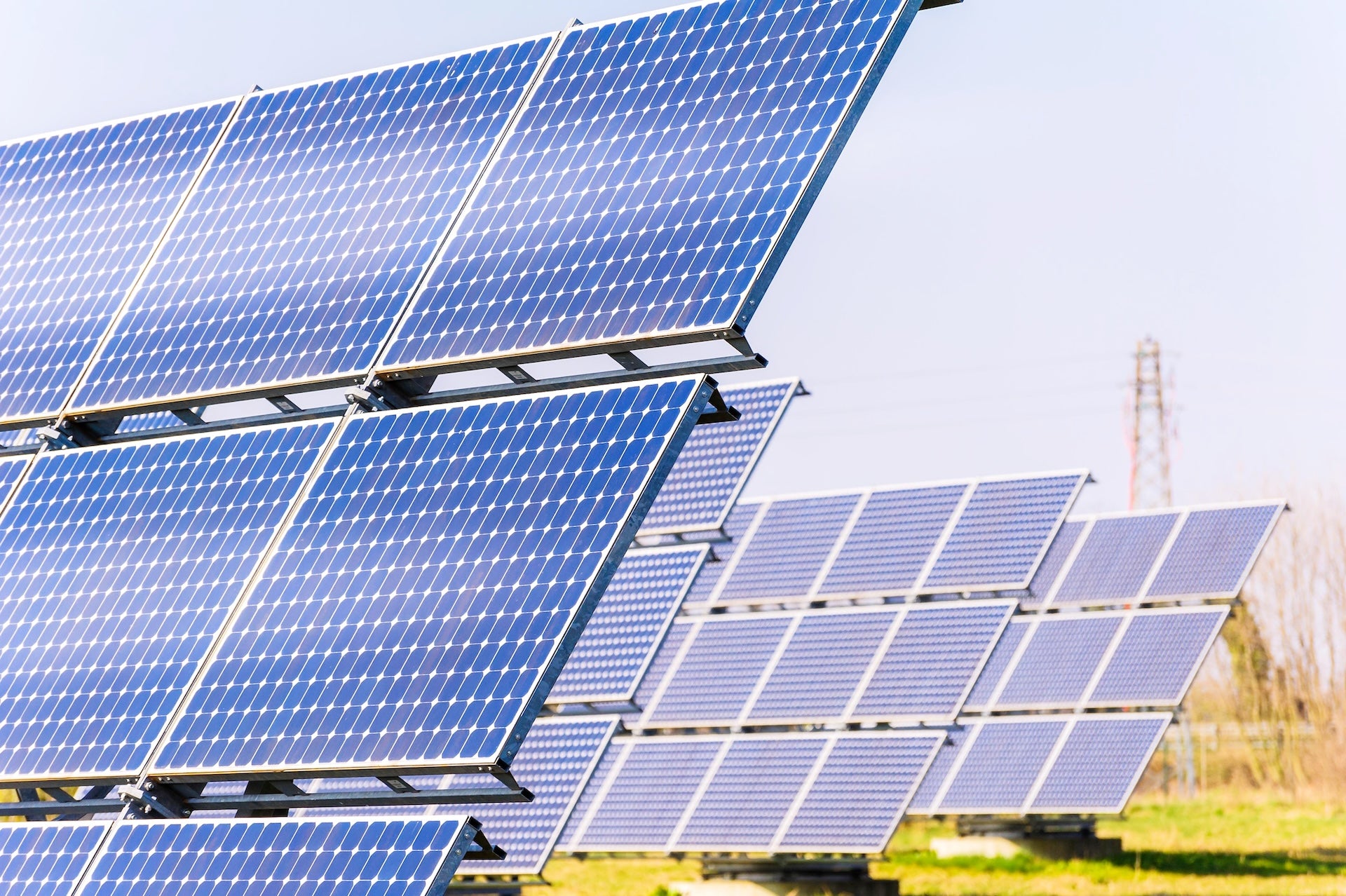 découvrez les avantages des panneaux solaires : une solution écologique et économique pour produire votre propre électricité. optimisez votre consommation énergétique tout en contribuant à la protection de l'environnement grâce à cette technologie innovante.