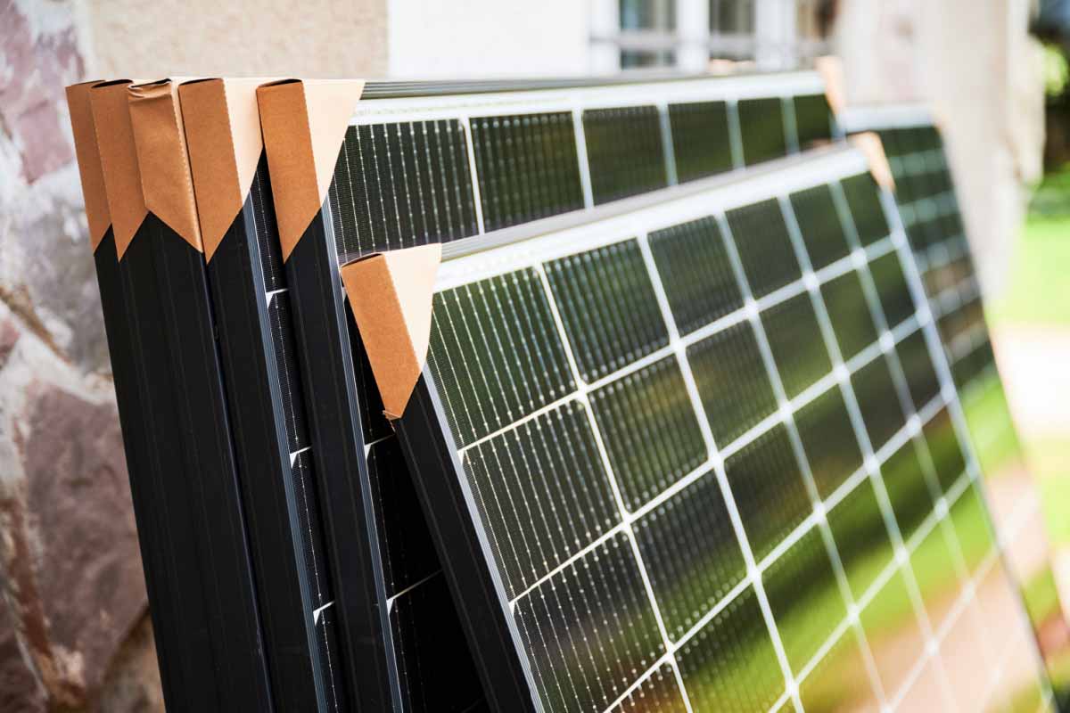 découvrez l'importance de la surface des panneaux solaires pour optimiser votre production d'énergie. apprenez comment choisir le bon type de panneau en fonction de votre espace disponible et maximisez votre rendement solaire.