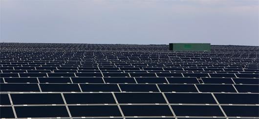 découvrez tout sur la taxe solaire en 2025 : les nouvelles réglementations, les avantages fiscaux, et comment profiter au mieux des incitations pour l'énergie solaire. informez-vous pour optimiser votre investissement dans les énergies renouvelables et réduire votre facture d'électricité.