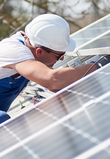 découvrez le témoignage authentique d'un installateur photovoltaïque, partageant son expérience, ses défis et ses réussites dans le secteur des énergies renouvelables. inspirez-vous de son parcours et apprenez-en plus sur l'installation de panneaux solaires.