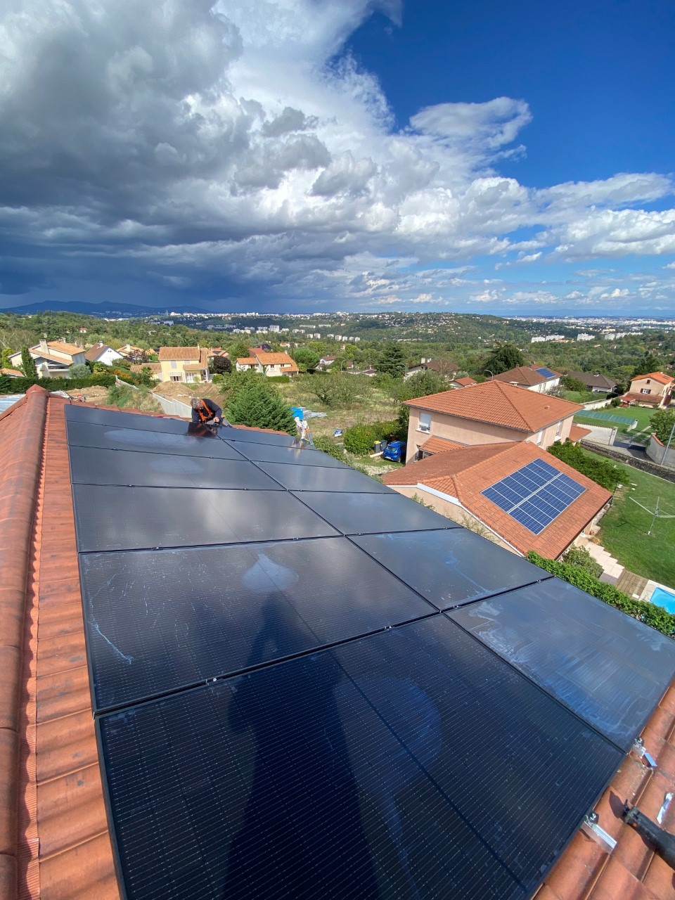 découvrez comment la transition énergétique à lyon est boostée par l'adoption des panneaux photovoltaïques. informez-vous sur les avantages, les subventions disponibles et les solutions durables pour une énergie propre et renouvelable.