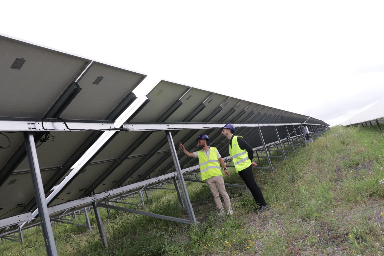 optimisez votre visibilité dans le secteur des énergies renouvelables avec notre guide dédié au photovoltaïque. découvrez des stratégies efficaces pour promouvoir vos projets et attirer l'attention sur vos initiatives en matière d'énergie solaire.