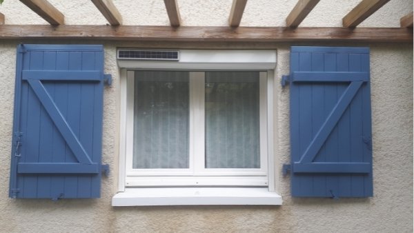 découvrez les volets roulants solaires, une solution à la fois esthétique et écologique pour votre maison. profitez d'une installation facile, d'économies d'énergie significatives et d'un confort optimal tout en préservant l'environnement. optez pour un système innovant qui allie modernité et fonctionnalité.