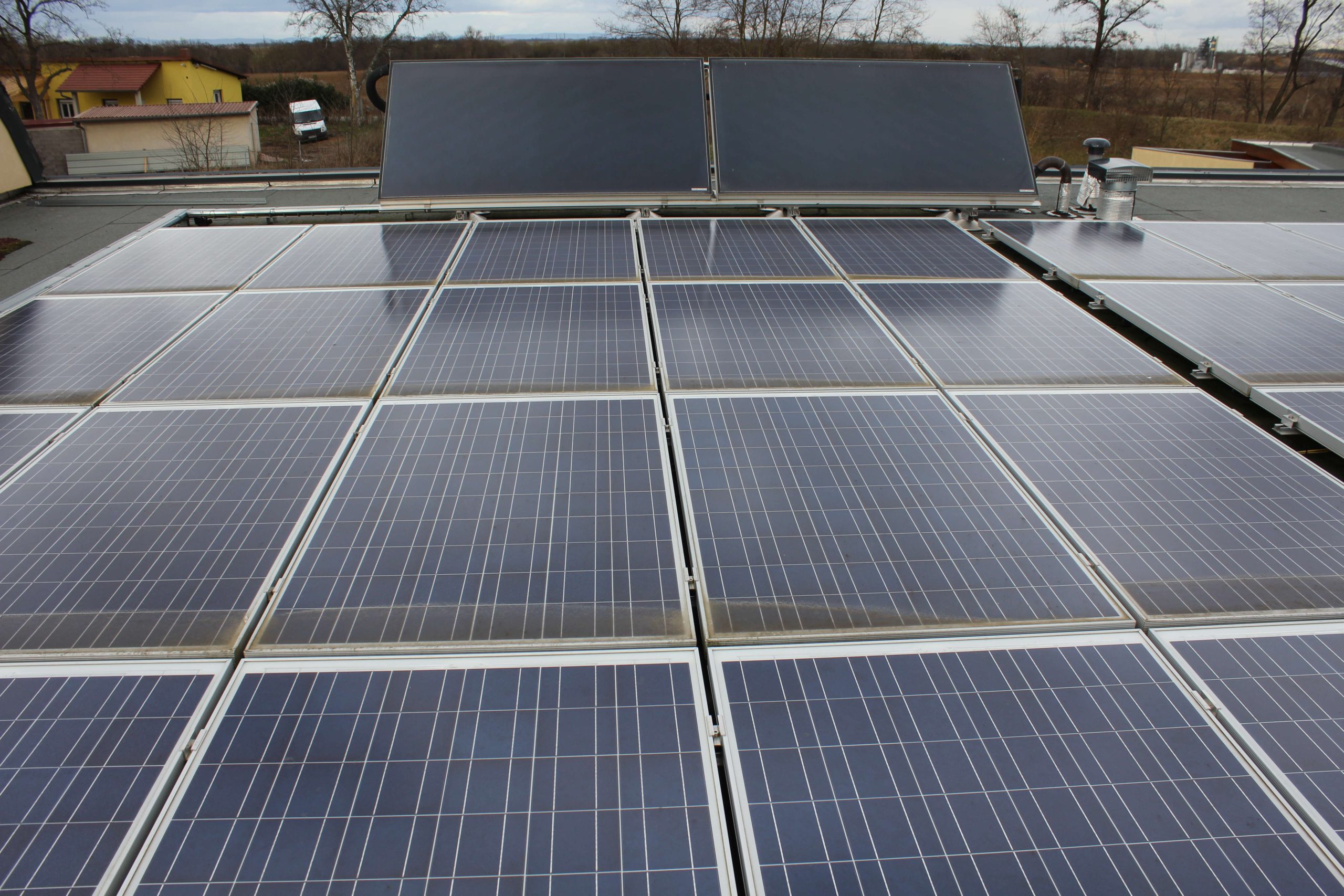 découvrez des panneaux photovoltaïques économiques qui vous permettent de réduire vos factures d'énergie tout en contribuant à la protection de l'environnement. profitez d'une énergie renouvelable à un coût accessible et faites un choix durable pour votre maison ou votre entreprise.