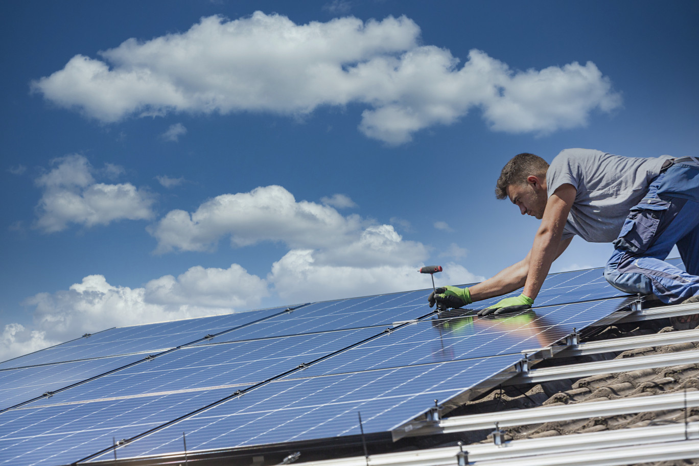découvrez le leader photovoltaïque en normandie, spécialisé dans des solutions d'énergie solaire innovantes et durables. profitez de notre expertise pour optimiser votre transition énergétique et réduire vos factures d'électricité.