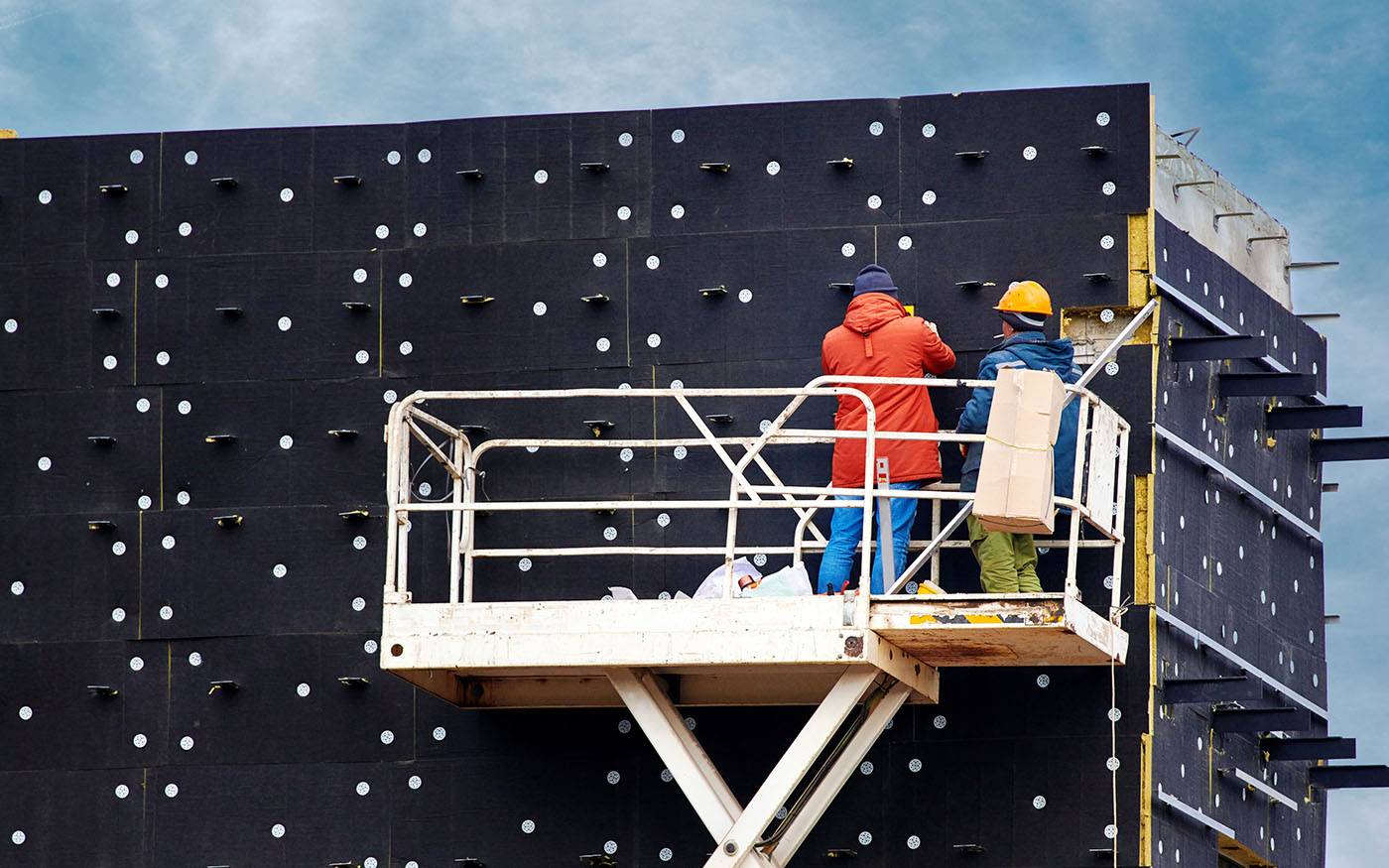 découvrez les enjeux énergétiques dans les copropriétés : comment optimiser la consommation d'énergie, réduire les coûts et promouvoir des solutions durables pour le bien-être des résidents.