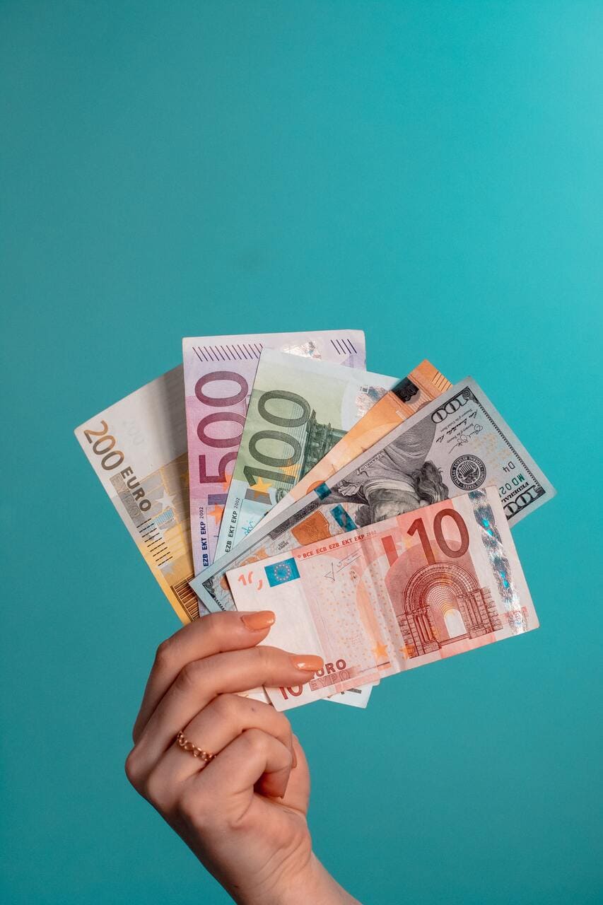 découvrez toutes les aides disponibles pour l'installation de panneaux solaires en 2025. informez-vous sur les subventions, crédits d'impôt et autres dispositifs financiers pour rendre votre projet solaire plus accessible et économique.
