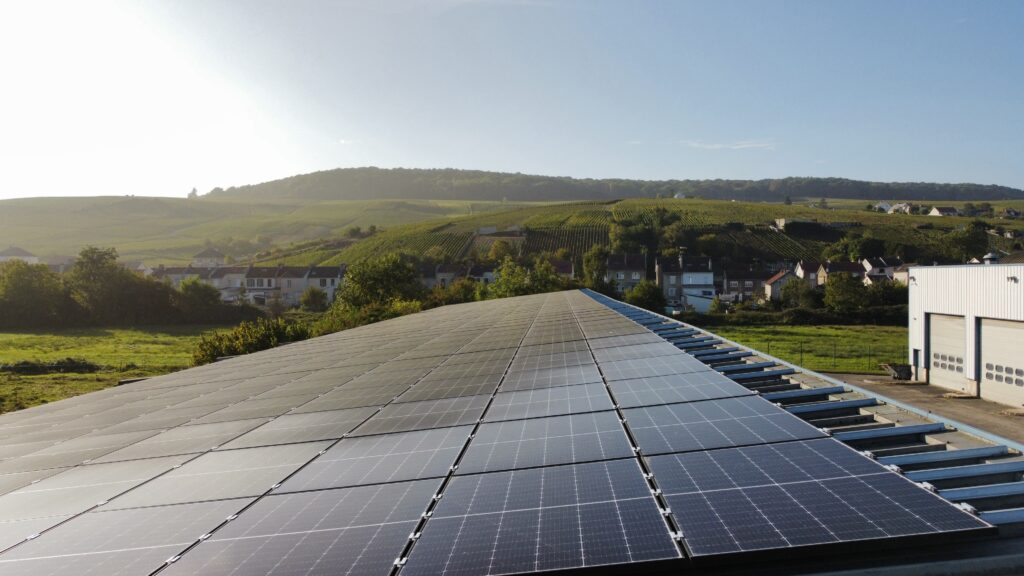 découvrez nos solutions de panneaux photovoltaïques pour l'autoconsommation en maine-et-loire. profitez d'une énergie renouvelable, réduisez vos factures d'électricité et contribuez à la protection de l'environnement. contactez-nous pour une étude personnalisée et des conseils d'experts.