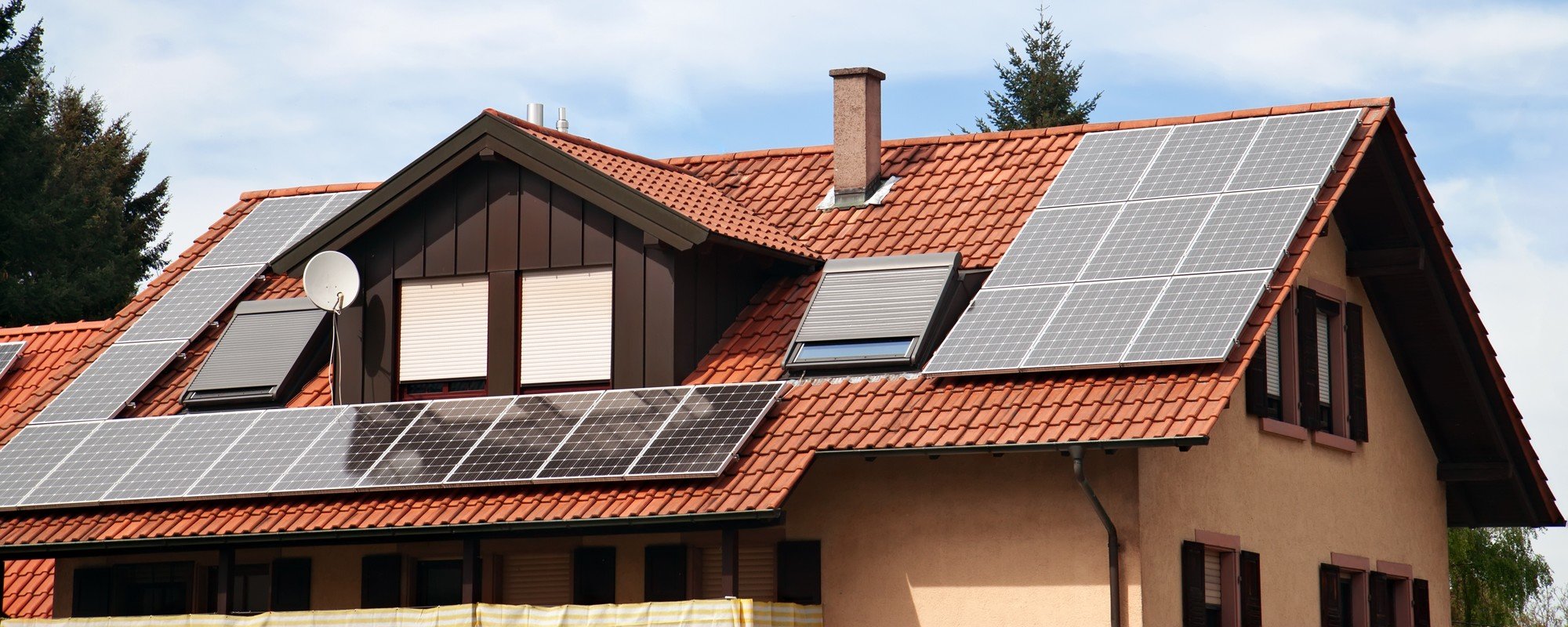 découvrez les coûts des panneaux photovoltaïques pour optimiser votre investissement en énergie solaire. informez-vous sur les subventions, les prix d'installation et les avantages à long terme pour votre habitation.