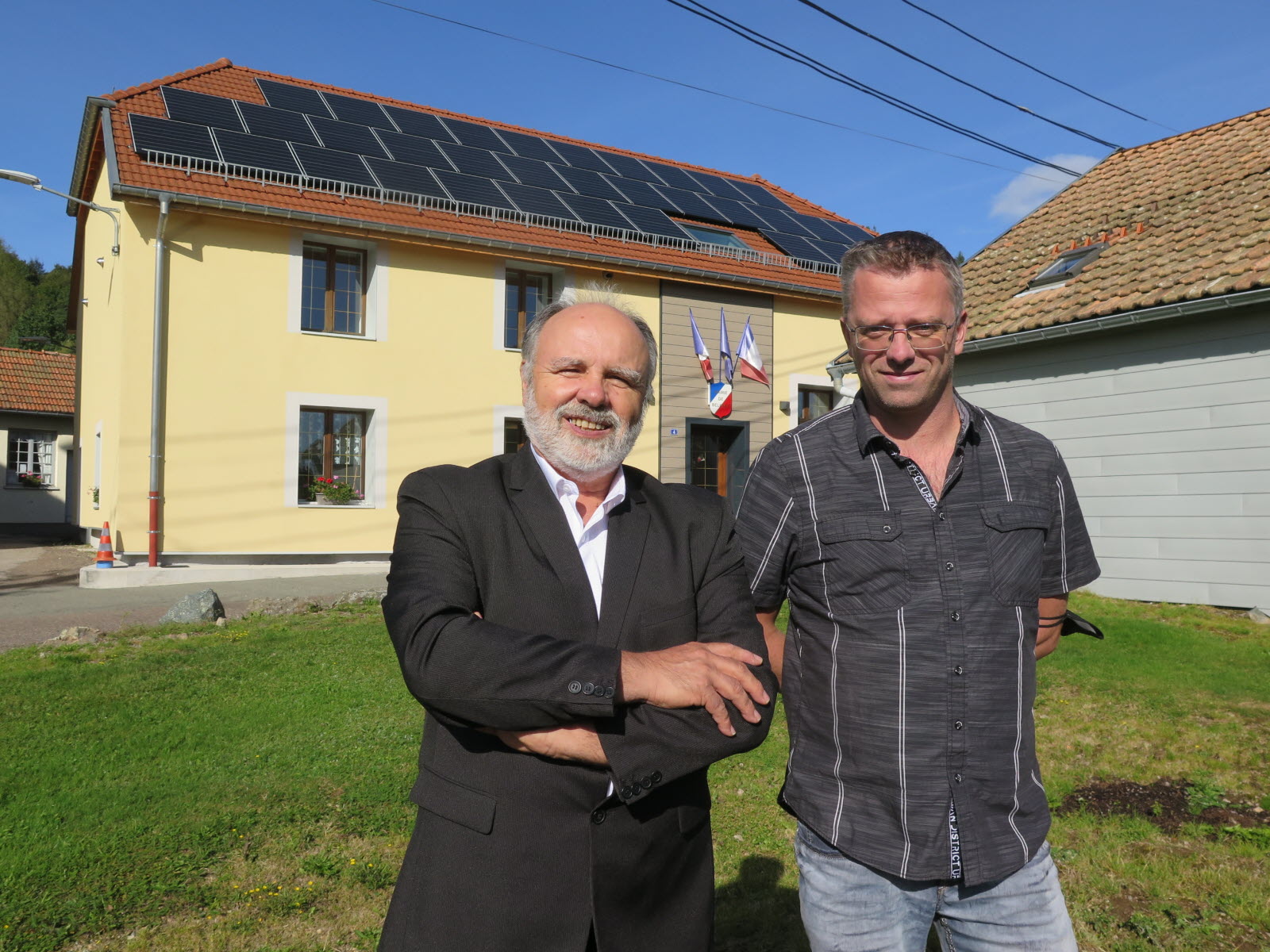 découvrez le syndicat photovoltaïque, votre partenaire pour promouvoir l'énergie solaire. unissez vos forces avec d'autres acteurs pour défendre vos intérêts, partager des connaissances et favoriser le développement des projets photovoltaïques en france.