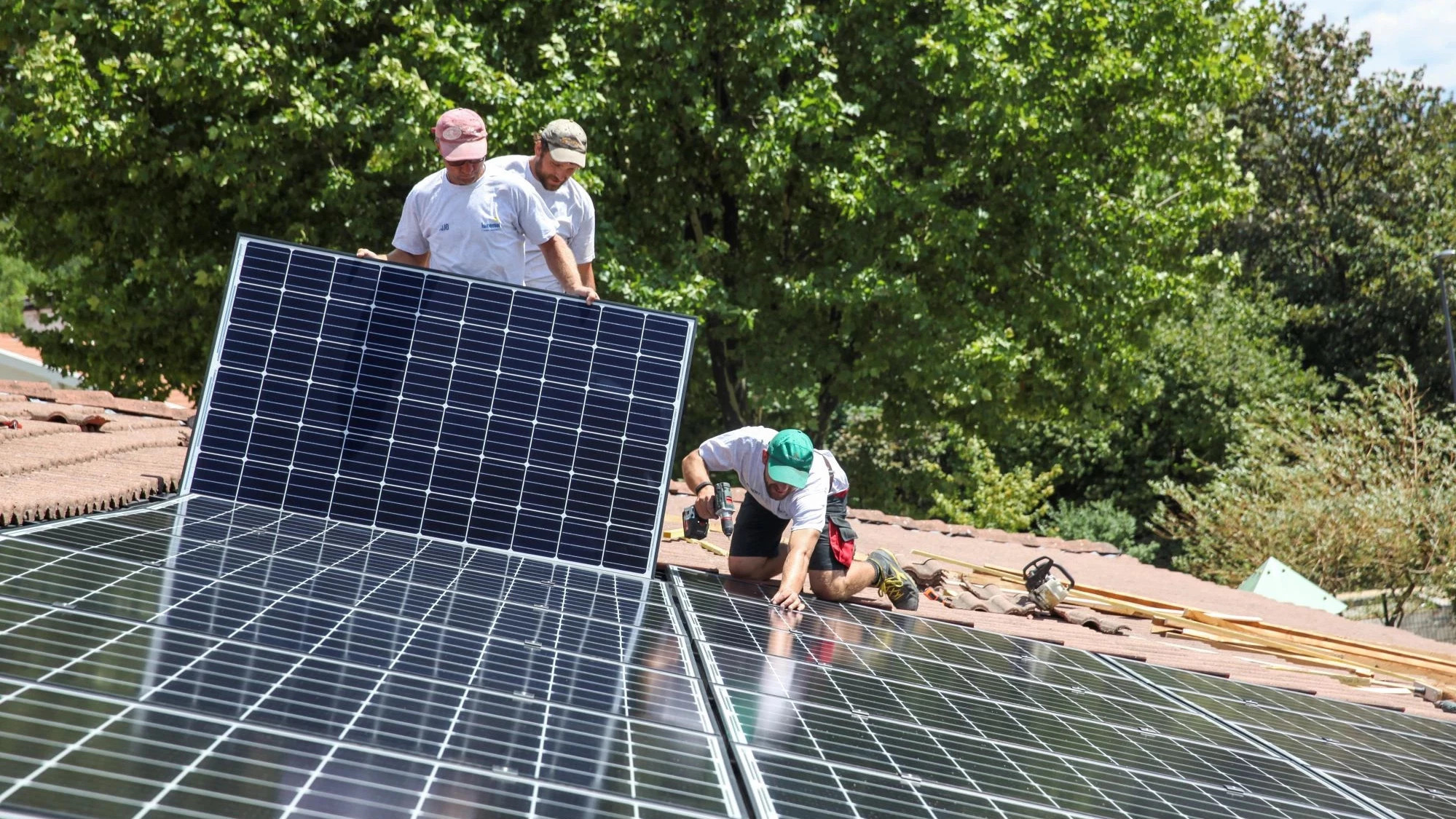 découvrez nos services d'installation photovoltaïque dans le grésivaudan. optez pour une énergie renouvelable et contribuez à la transition énergétique tout en réalisant des économies sur vos factures.