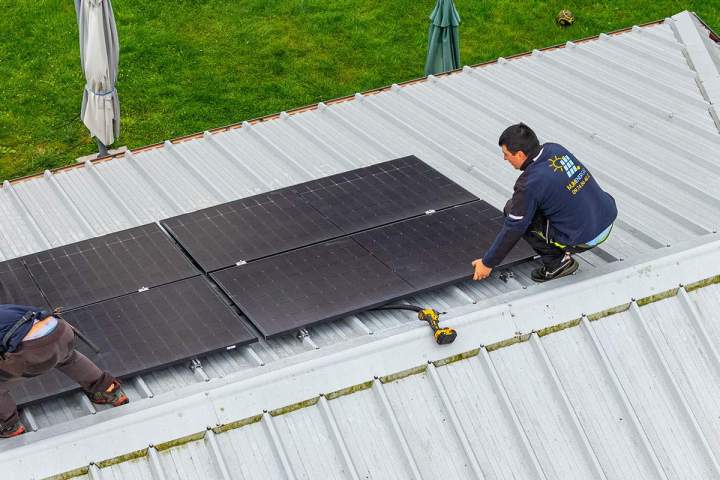découvrez notre service d'installation de panneaux photovoltaïques à reims. profitez d'une expertise locale pour optimiser votre production d'énergie solaire et réduire vos factures d'électricité. contactez-nous pour un devis personnalisé et faites le choix de l'énergie renouvelable.