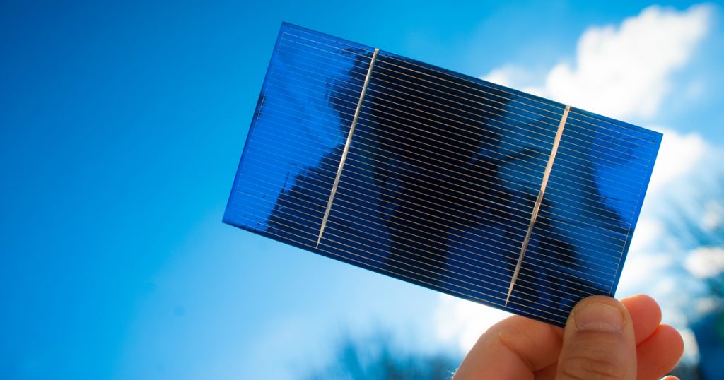 découvrez les avantages des panneaux photovoltaïques pour une énergie durable et économique. transformez la lumière du soleil en électricité et réduisez votre empreinte carbone tout en réalisant des économies sur vos factures d'énergie.