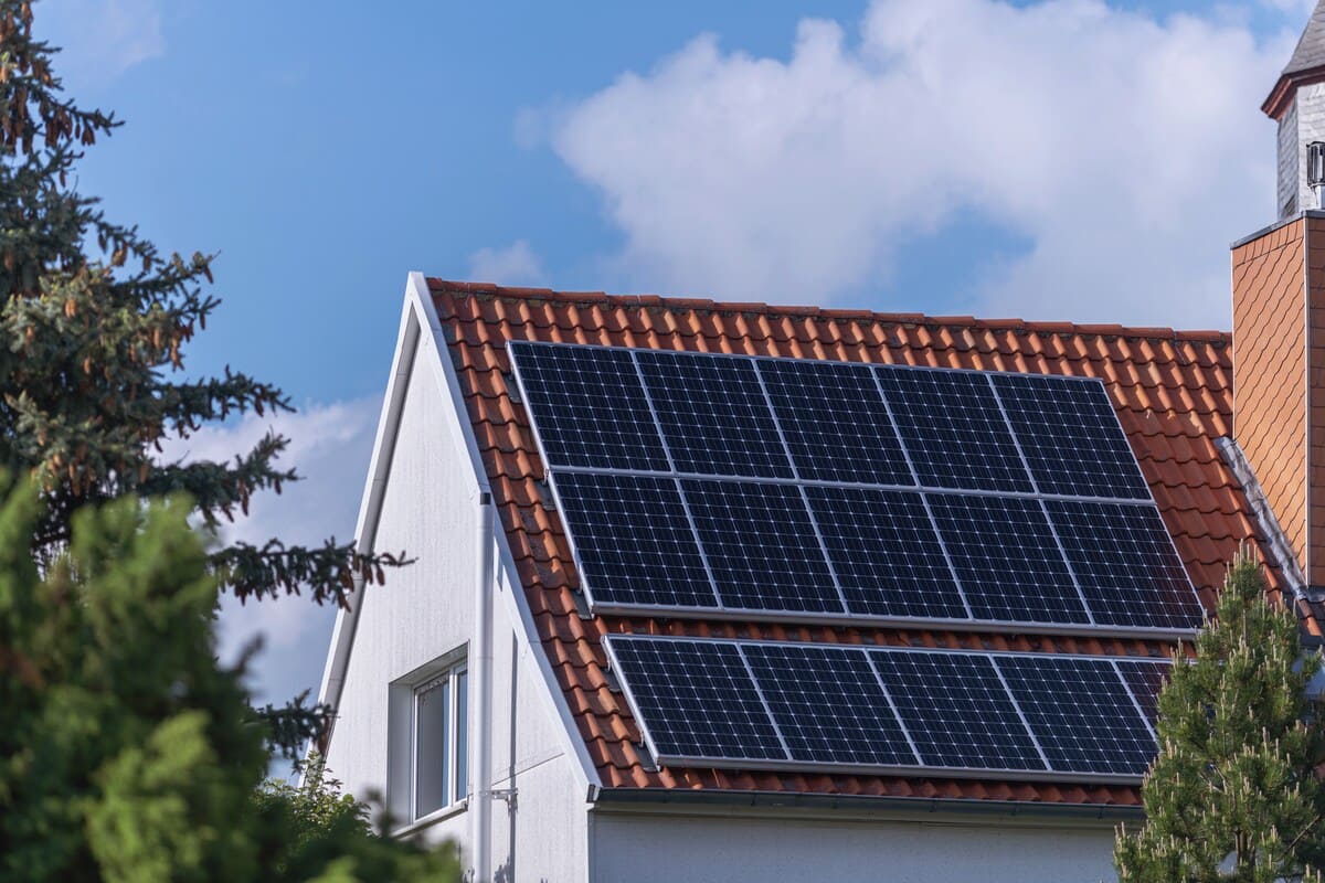 découvrez les nombreux avantages d'un panneau solaire de 9 kwc : économie d'énergie, réduction de votre facture électrique, impact environnemental positif et valorisation de votre propriété. adoptez une énergie renouvelable et durable dès aujourd'hui!