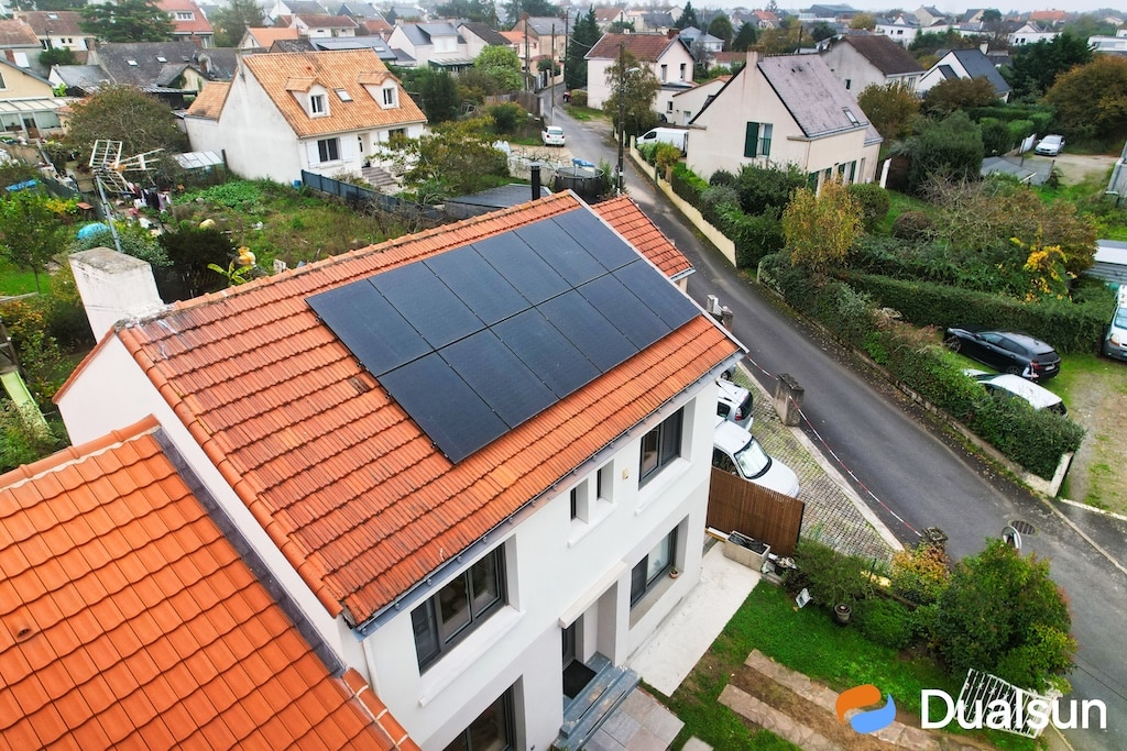 découvrez le coût des panneaux photovoltaïques et les facteurs qui influencent leur prix. informez-vous sur les avantages économiques et écologiques de l'énergie solaire pour faire le meilleur choix pour votre maison ou entreprise.
