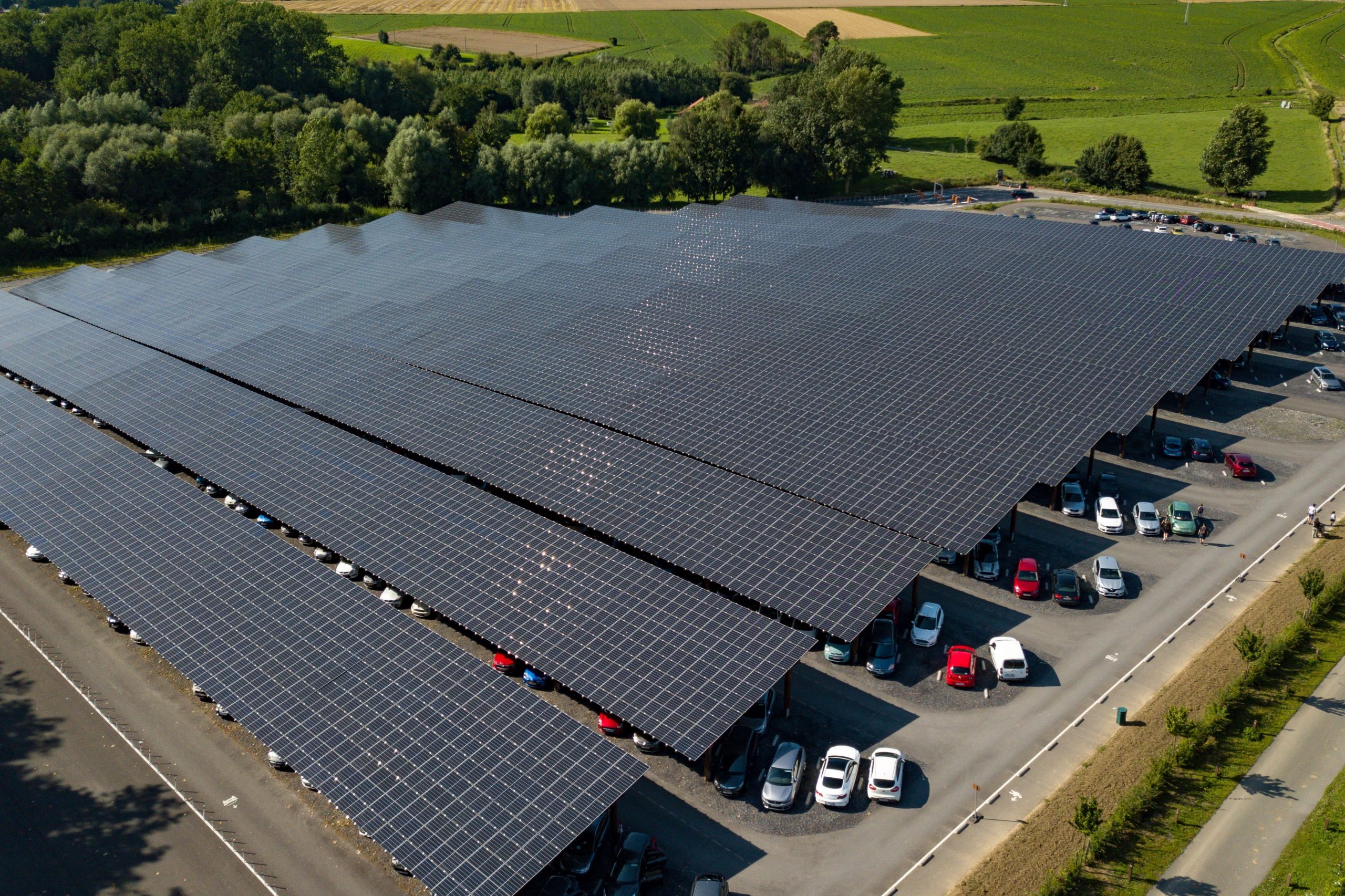 découvrez comment le roi des panneaux photovoltaïques transforme l'énergie solaire en économies et en durabilité. explorez notre gamme de solutions innovantes pour optimiser votre consommation d'énergie et contribuer à un avenir plus vert.