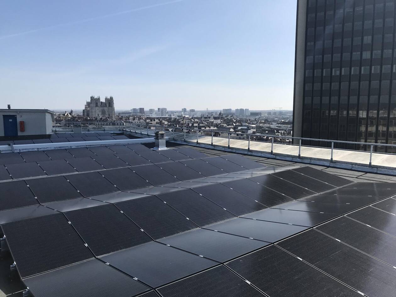 découvrez comment installer des panneaux solaires en loire-atlantique pour réduire vos factures d'énergie et contribuer à la protection de l'environnement. obtenez des conseils pratiques, des informations sur les aides financières et les étapes clés pour réussir votre projet d'énergie renouvelable.