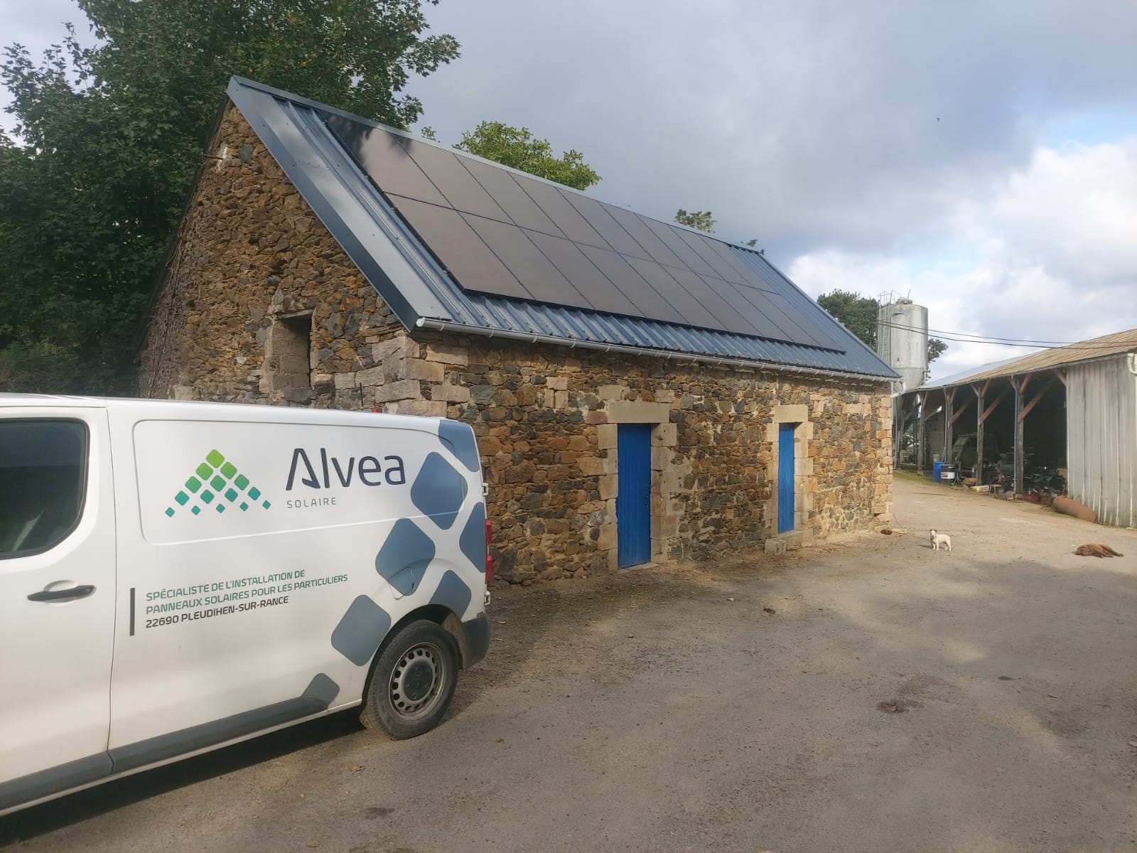découvrez nos services d'installation photovoltaïque à saint-malo. bénéficiez d'une énergie propre et renouvelable tout en réalisant des économies. contactez nos experts pour une étude personnalisée et un devis gratuit!