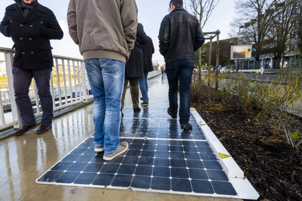 découvrez comment les panneaux solaires urbains transforment les espaces citadins en sources d'énergie durable. optimisez votre consommation énergétique tout en contribuant à un avenir plus vert grâce à des solutions innovantes adaptées à la ville.