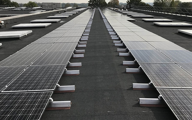 découvrez les avantages des panneaux solaires pour toits plats : une solution optimale pour réduire vos factures d'énergie, augmenter la valeur de votre bien et contribuer à la protection de l'environnement. informez-vous sur l'installation, l'entretien et les meilleures options disponibles pour maximiser votre rendement énergétique.