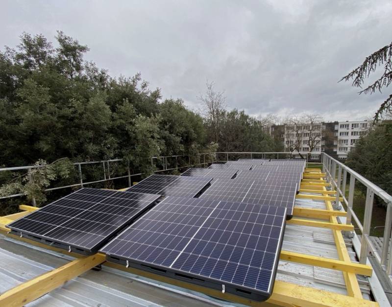 découvrez le prix des 12 panneaux photovoltaïques et profitez d'une énergie renouvelable à moindre coût. informez-vous sur les différentes options et économies possibles grâce à l'énergie solaire.