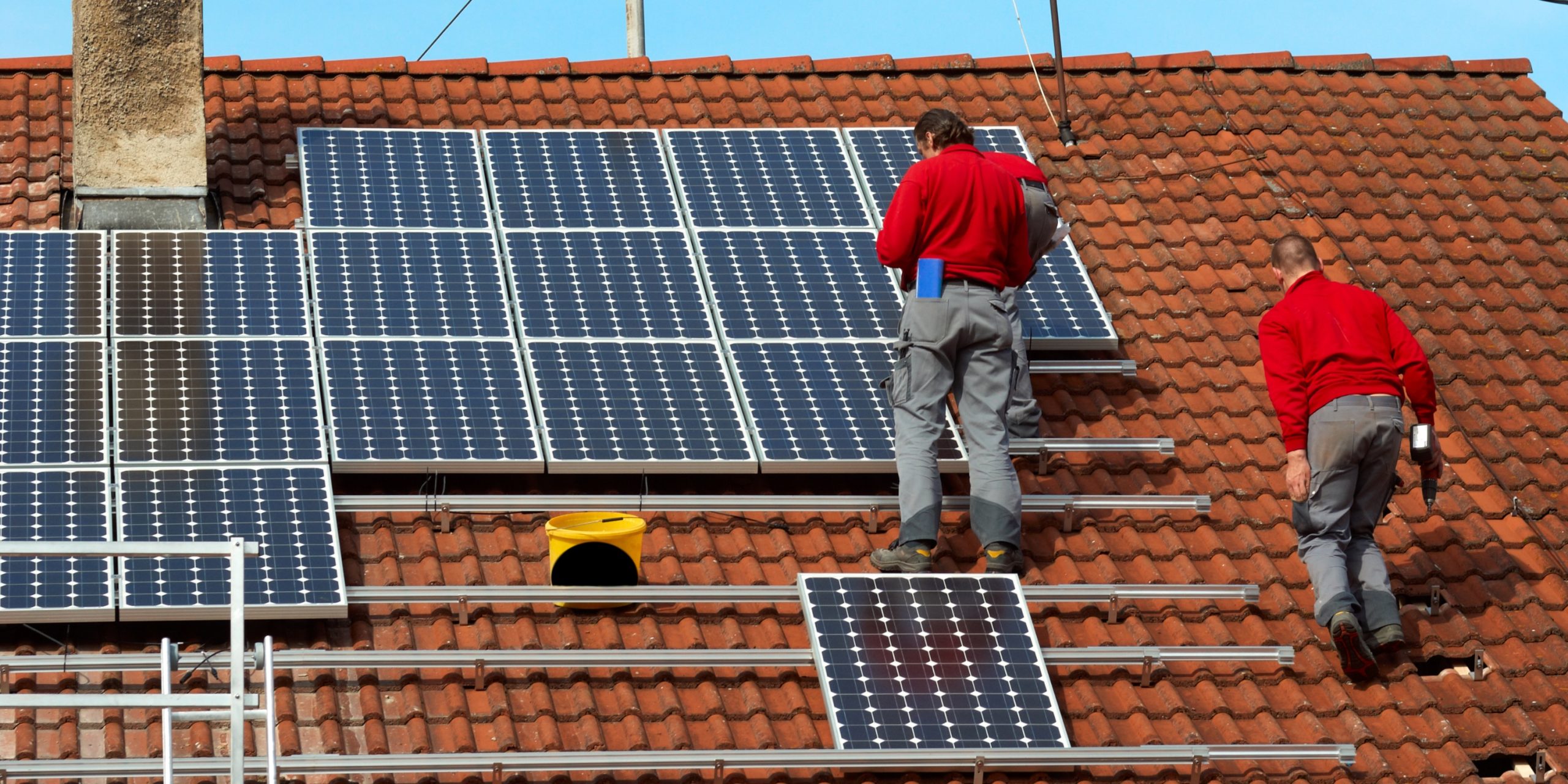 découvrez les aides photovoltaïques disponibles en 2025 pour financer votre projet d'énergie solaire. profitez des subventions, crédits d'impôt et autres dispositifs d'assistance pour rendre votre installation plus accessible et écologique.