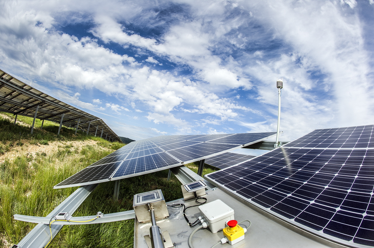 découvrez les solutions de stockage pour systèmes photovoltaïques, optimisant ainsi votre production d'énergie solaire. profitez d'une autonomie énergétique accrue, réduisez vos factures d'électricité et contribuez à un avenir durable grâce à nos technologies de pointe en matière de stockage photovoltaïque.