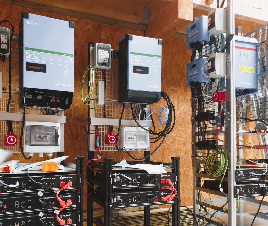 découvrez comment optimiser l'autonomie de votre maison grâce aux batteries photovoltaïques. apprenez à stocker votre énergie solaire pour réduire vos factures d'électricité et profiter d'une consommation durable et respectueuse de l'environnement.