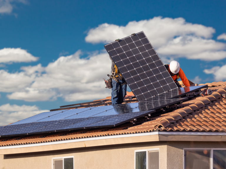 découvrez les avantages d'engager un installateur photovoltaïque en vendée : des solutions énergétiques durables, des économies sur vos factures d'électricité, et des aides financières disponibles pour maximiser votre investissement. faites le choix d'une énergie propre et contribuez à la transition énergétique.