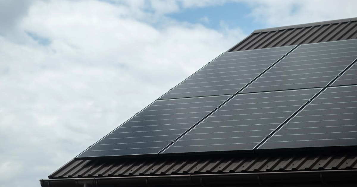 découvrez notre guide complet sur les avis concernant les panneaux solaires. comparez les retours d'expérience d'utilisateurs, les performances des différents modèles et trouvez le système photovoltaïque qui répond le mieux à vos besoins énergétiques.