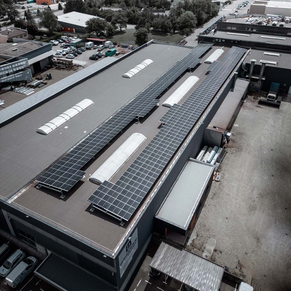 découvrez comment les bâtiments solaires transforment notre façon de concevoir l'architecture durable. explorez les innovations en matière d'énergie renouvelable, de design écologique et d'efficacité énergétique pour un avenir plus vert.