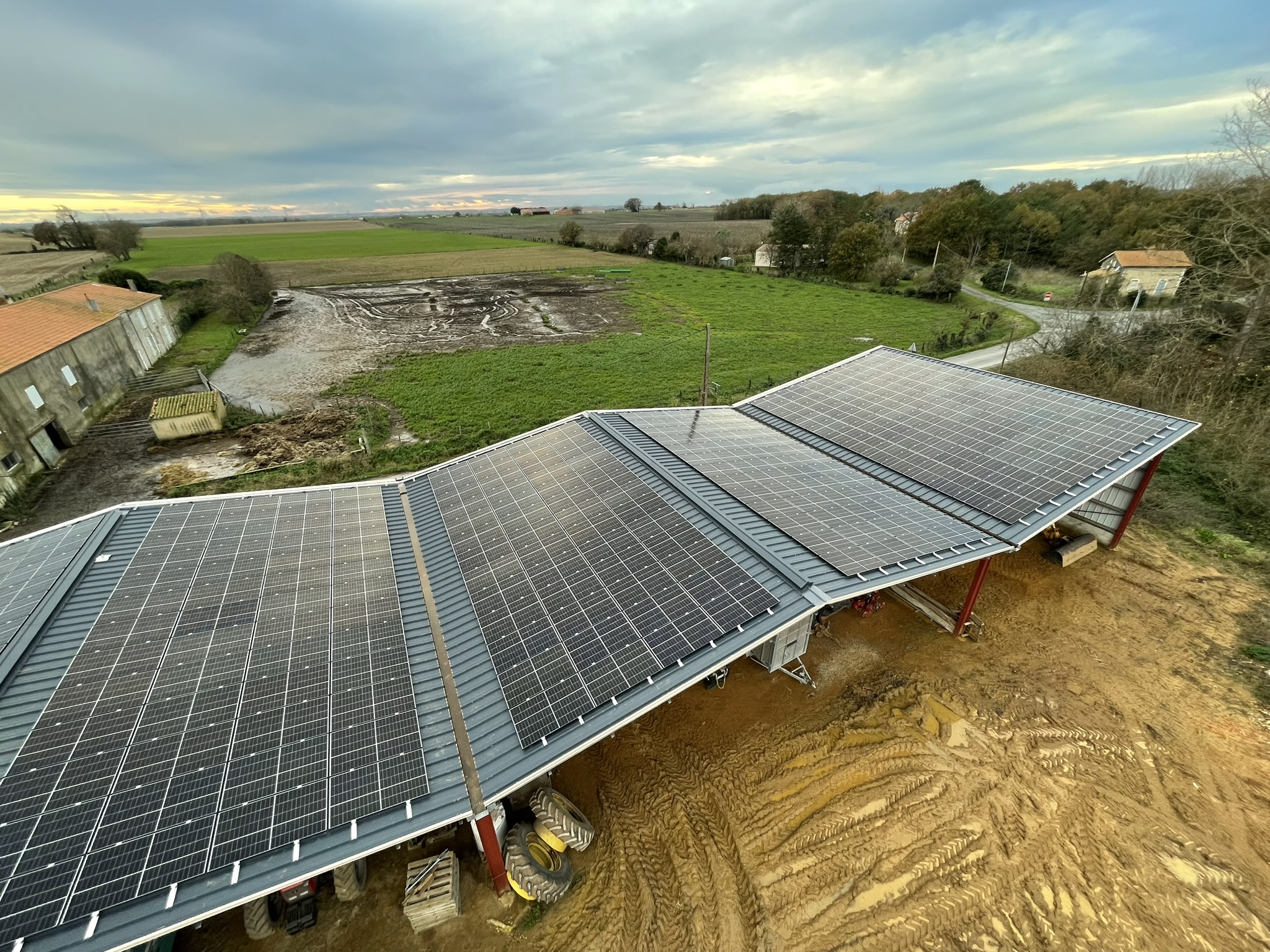 découvrez comment choisir le bon installateur de panneaux solaires en charente-maritime pour optimiser votre espace et réduire vos factures d'énergie. bénéficiez de conseils pratiques et d'astuces pour sélectionner un professionnel qualifié qui saura répondre à vos besoins en matière d'énergie renouvelable.