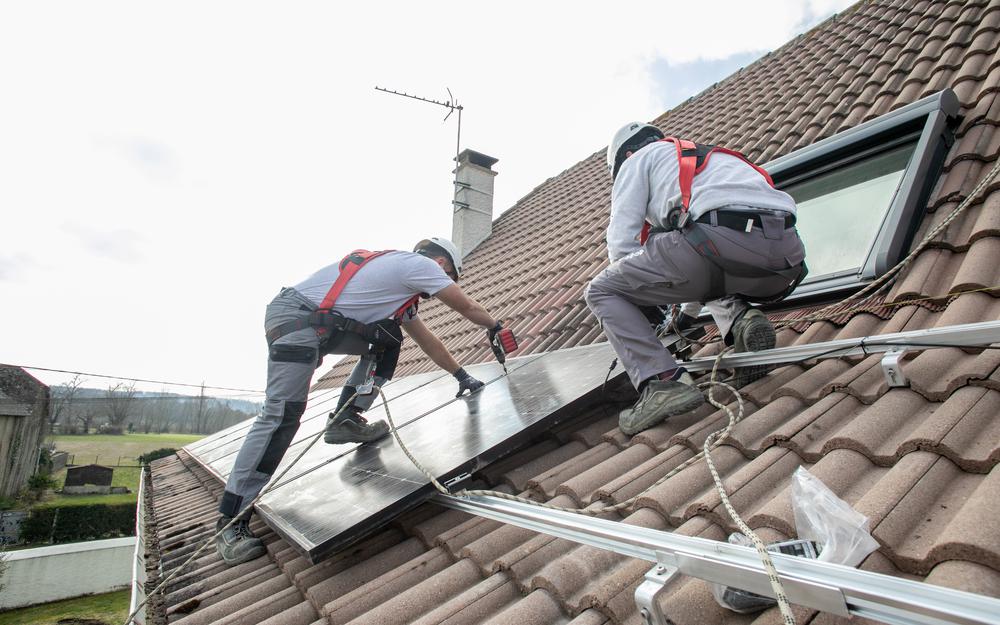 découvrez comment choisir un installateur photovoltaïque à pau. profitez de conseils pratiques pour sélectionner un professionnel qualifié, comparer les offres et garantir une installation efficace de panneaux solaires pour optimiser votre consommation d'énergie.